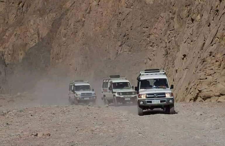 Super Safari Hurghada – Desert Adventure with Quad, Jeep & Bedouin Dinner