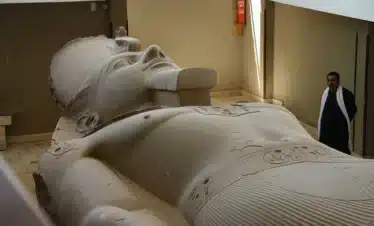 Ancient statues and ruins in Memphis City