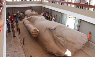 Ancient statues and ruins in Memphis City