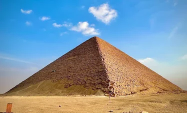 Private Dahshur pyramids tour from Cairo at the Red Pyramid